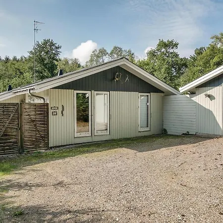 Two-bedroom Holiday In *